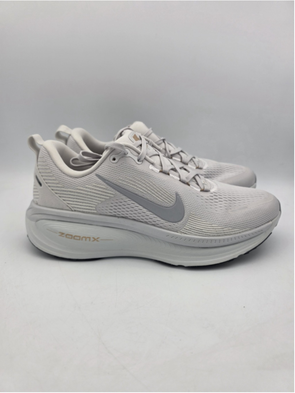 Nike Vomero 18 Vast Grey/Wolf Grey HM6804-007 Women's Size 11.5
